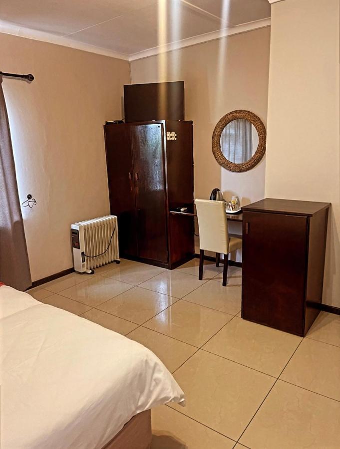Ethithiya Boutique Guesthouse Уиндхоек Екстериор снимка